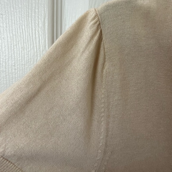 Banana Republic Lightweight Beige Short-Sleeve 2-Button Sweater / Cover Up - Picture 5 of 5